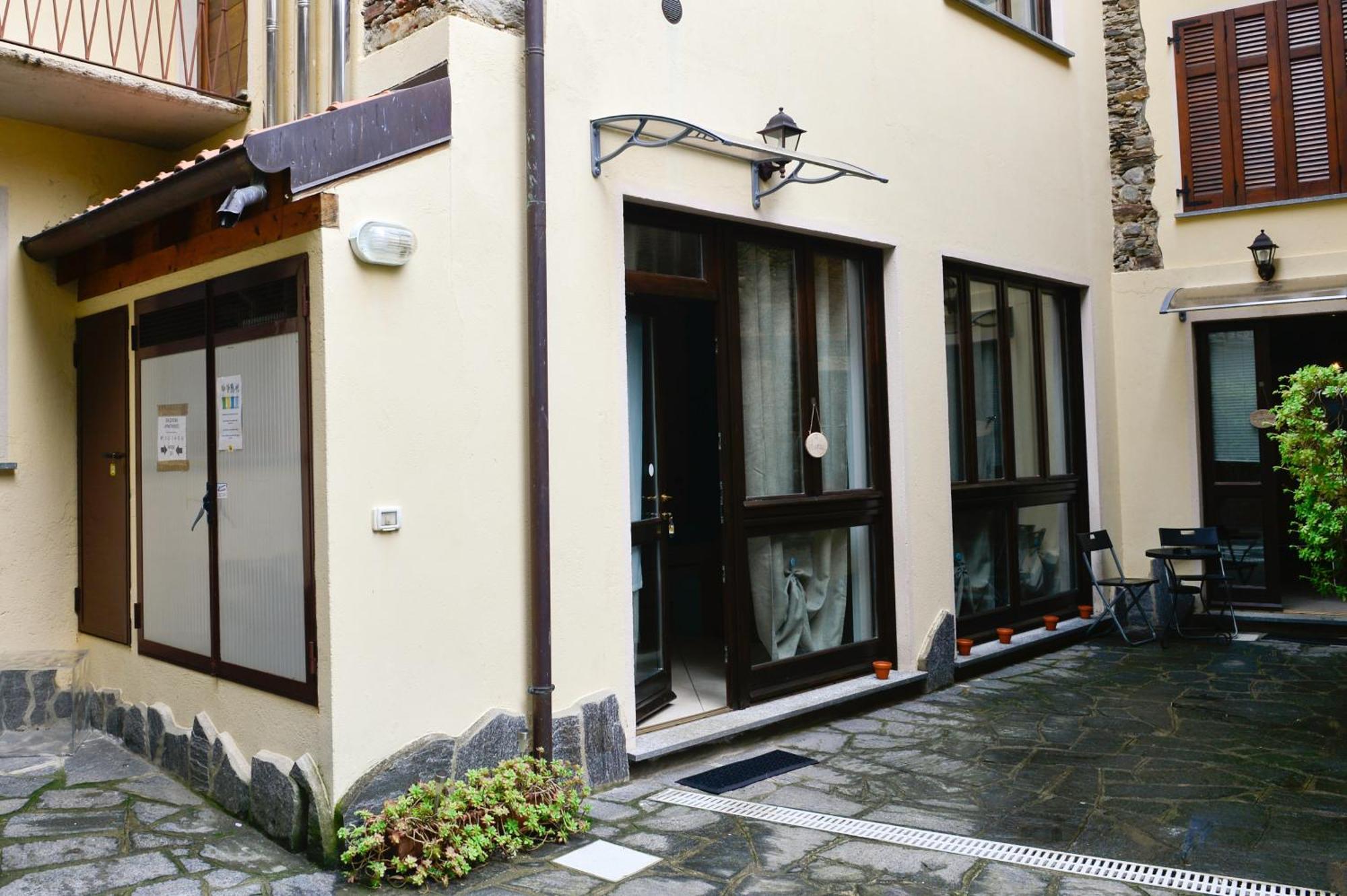 A Casa Di Sole Brovello Apartman Kültér fotó